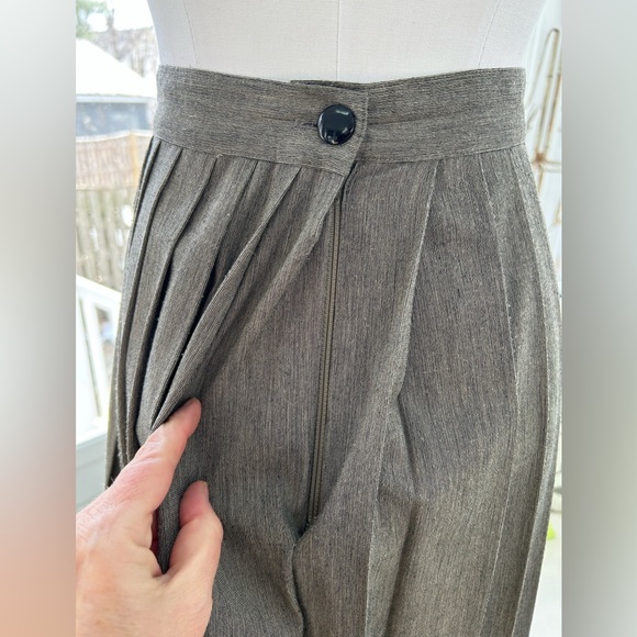 Vintage Part Two (1980's) 35-1/2" Black/Cream Pleated Skirt - Picture 3 of 4